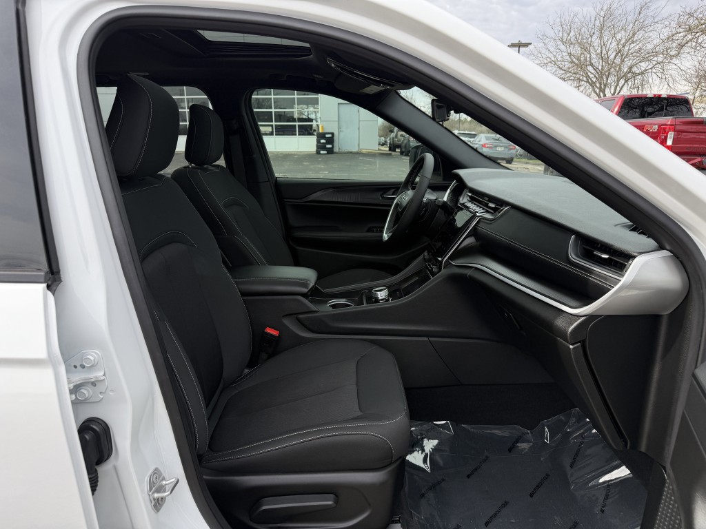 2025 Jeep Grand Cherokee Image 29