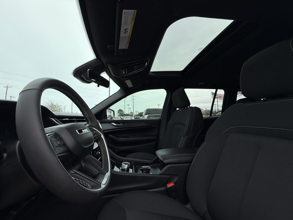 2025 Jeep Grand Cherokee Image 31