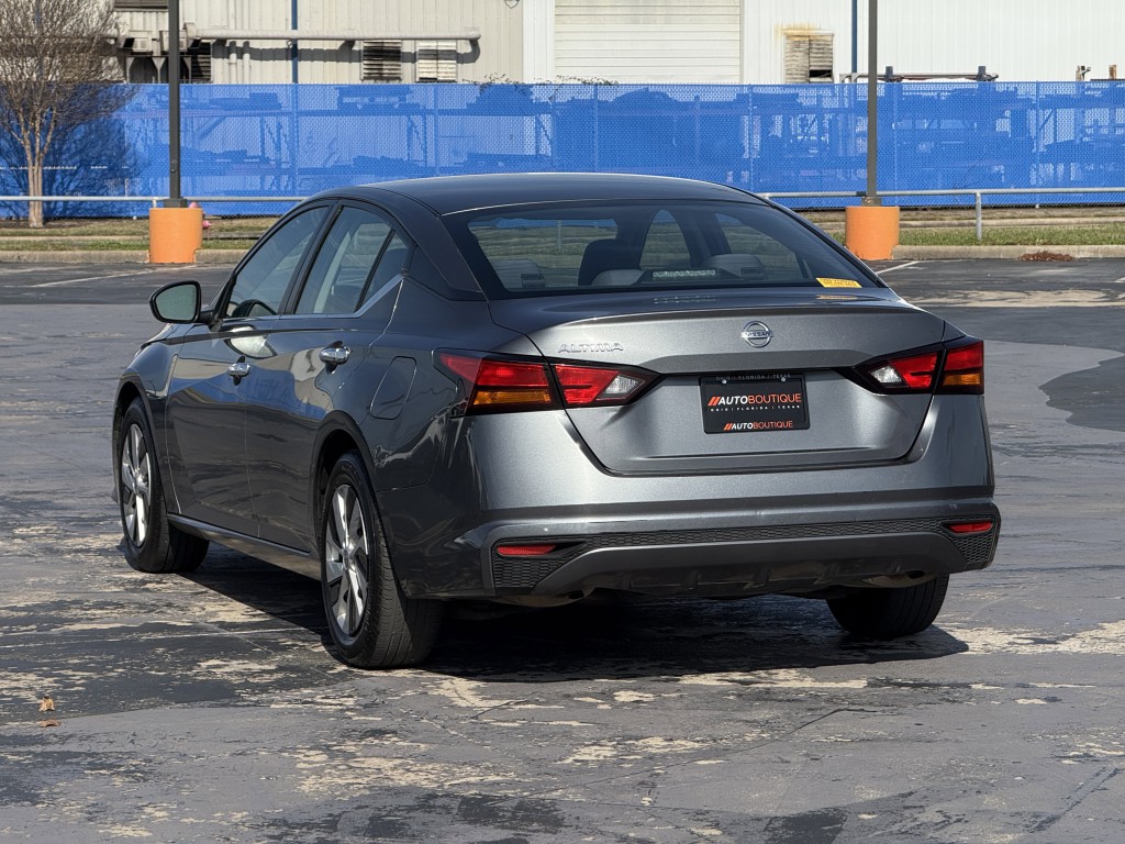 2021 Nissan Altima Image 9