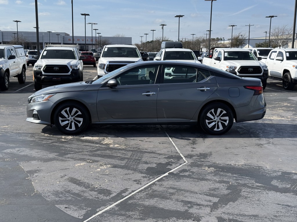 2021 Nissan Altima Image 11