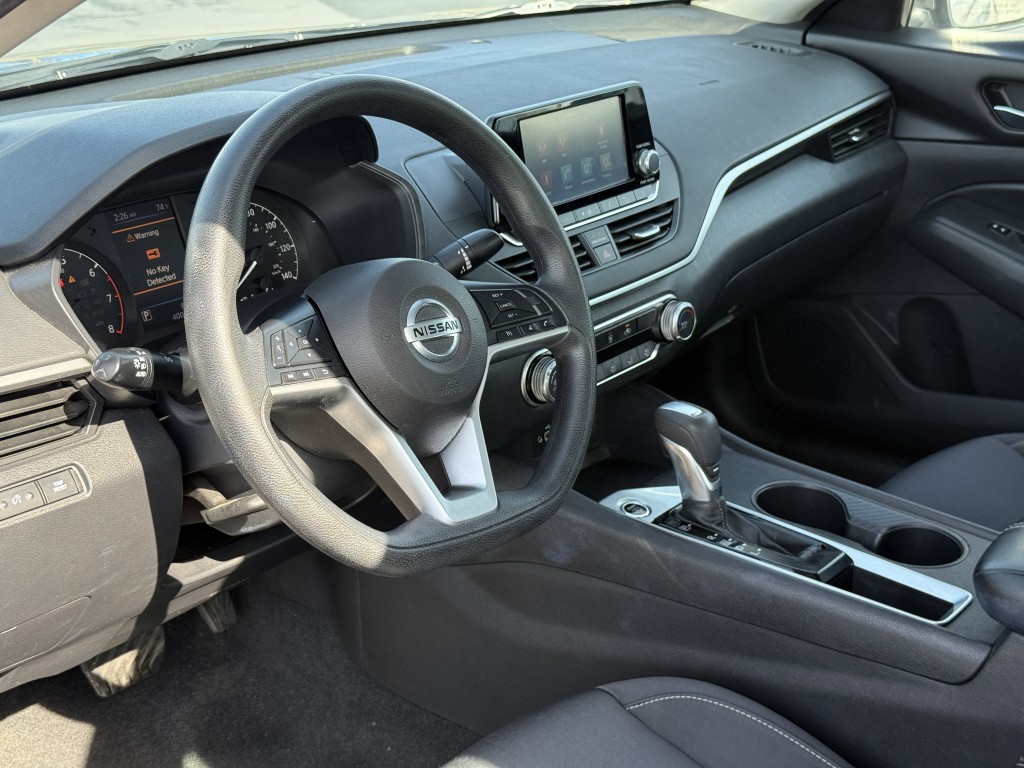 2021 Nissan Altima Image 12