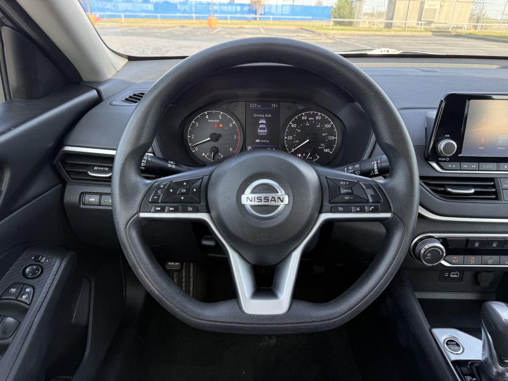 2021 Nissan Altima Image 15