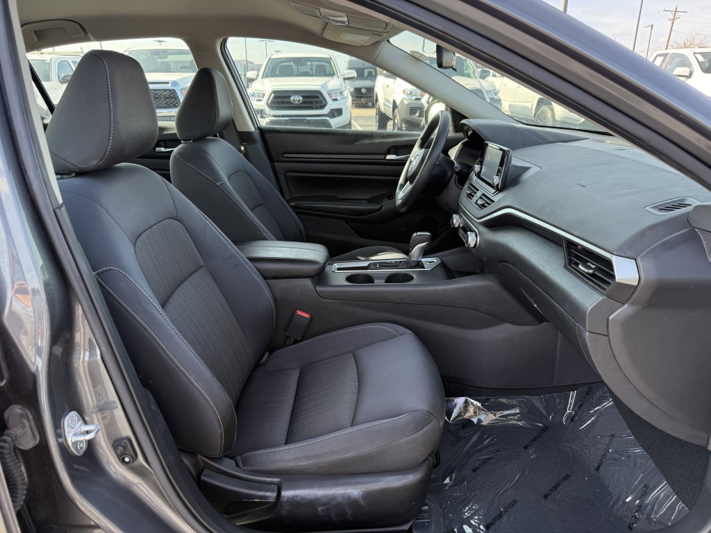 2021 Nissan Altima Image 26
