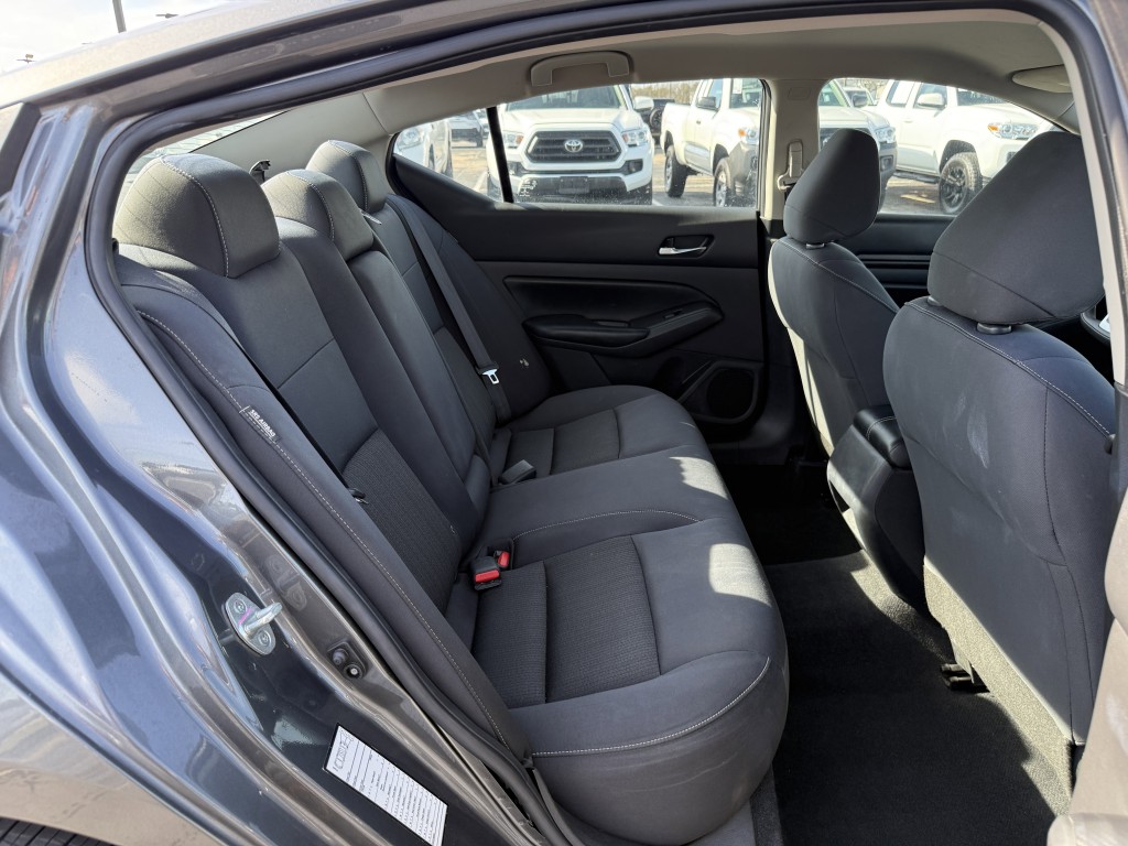 2021 Nissan Altima Image 28