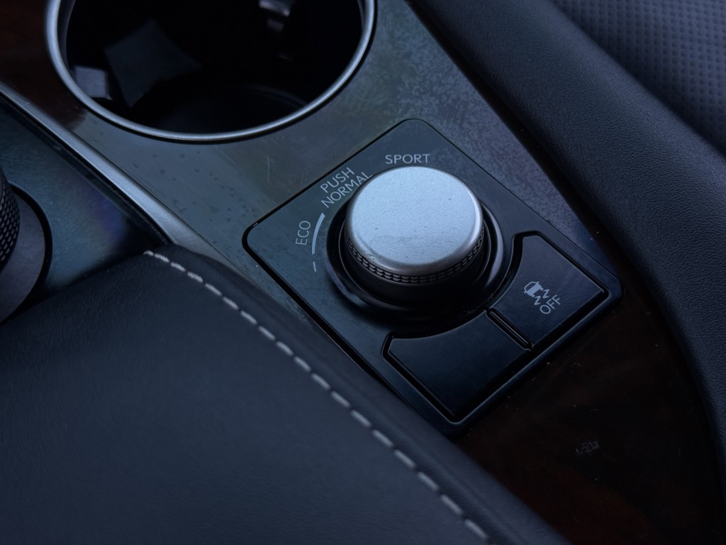 2018 Lexus RX Image 25