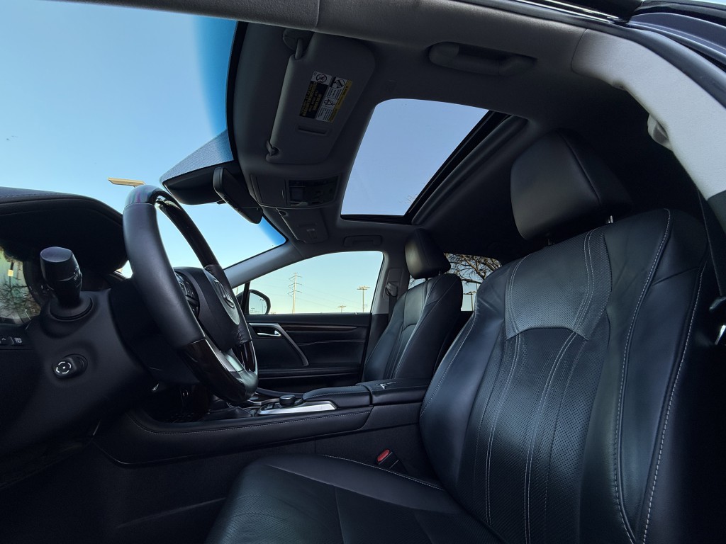 2018 Lexus RX Image 32