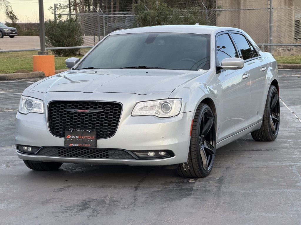 2021 Chrysler 300 Image 5