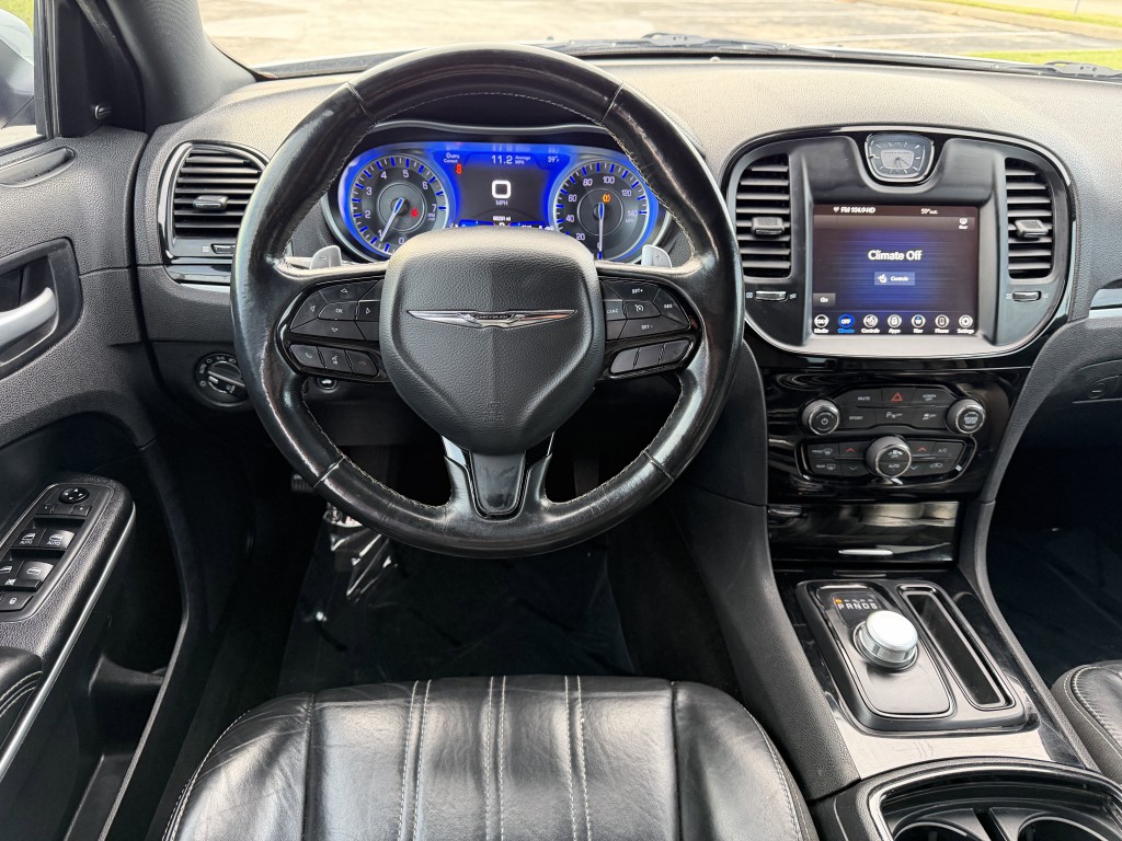 2021 Chrysler 300 Image 14