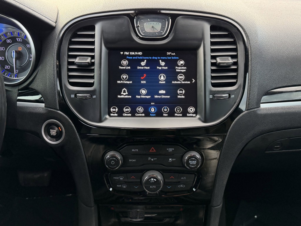 2021 Chrysler 300 Image 17