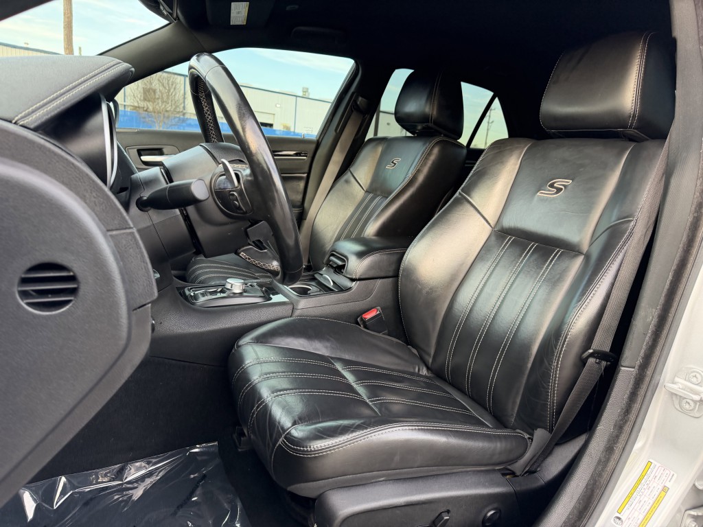 2021 Chrysler 300 Image 22