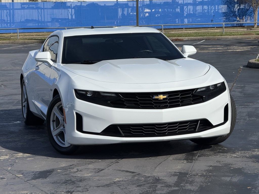 2019 Chevrolet Camaro Image 3