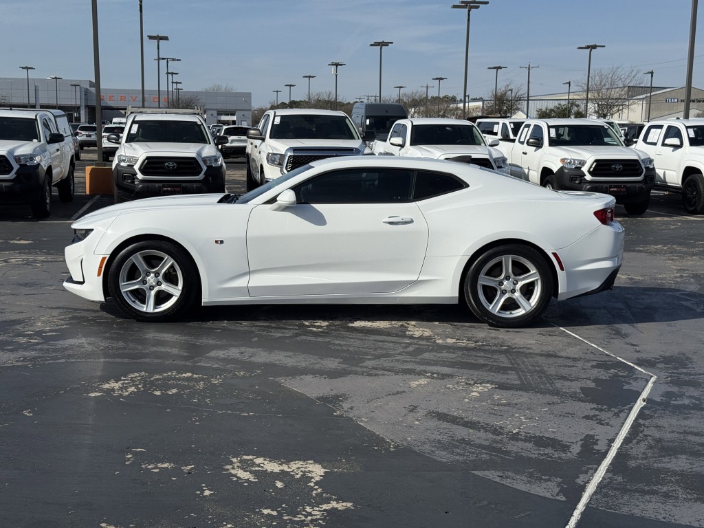 2019 Chevrolet Camaro Image 11