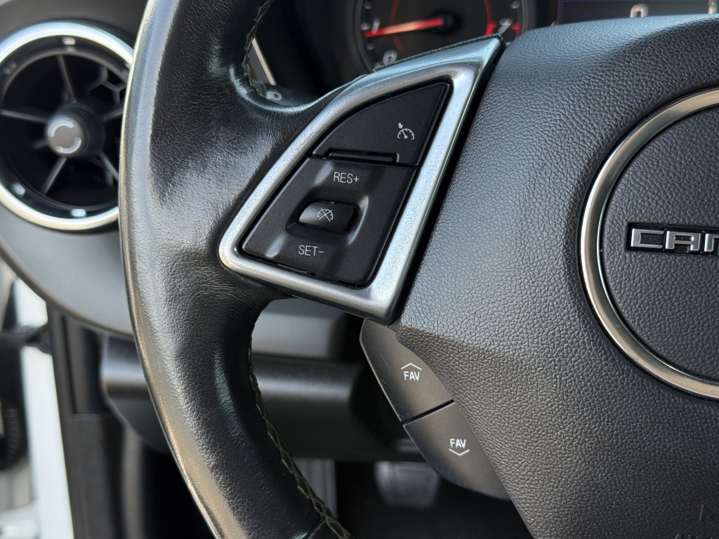 2019 Chevrolet Camaro Image 17