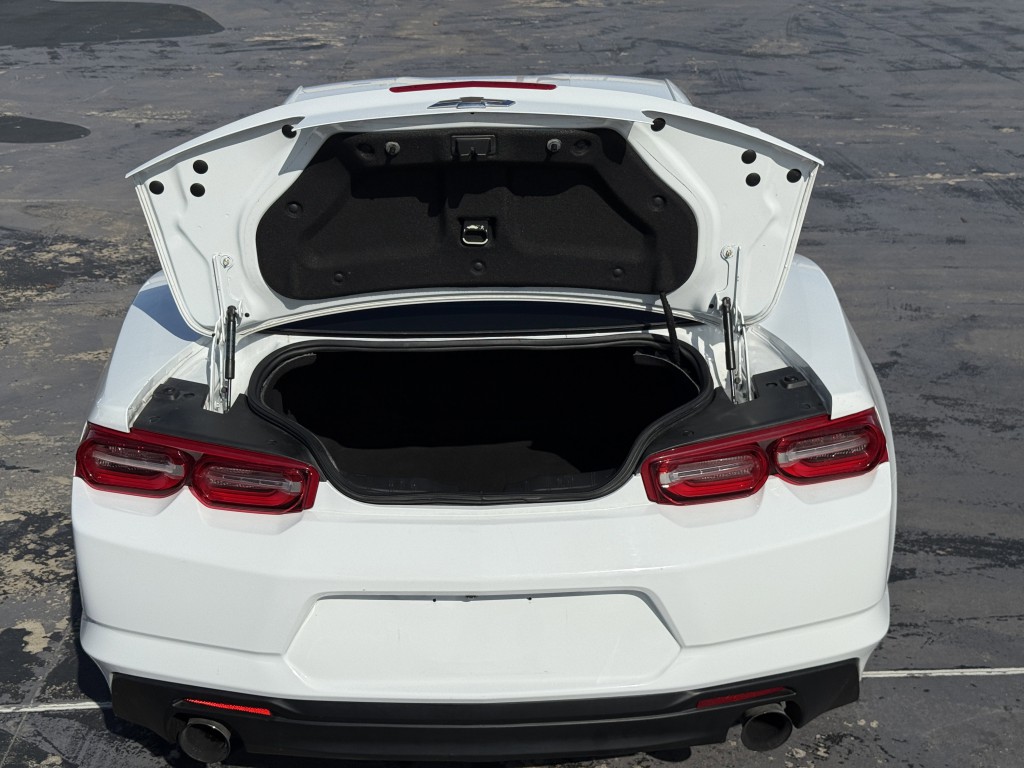 2019 Chevrolet Camaro Image 32