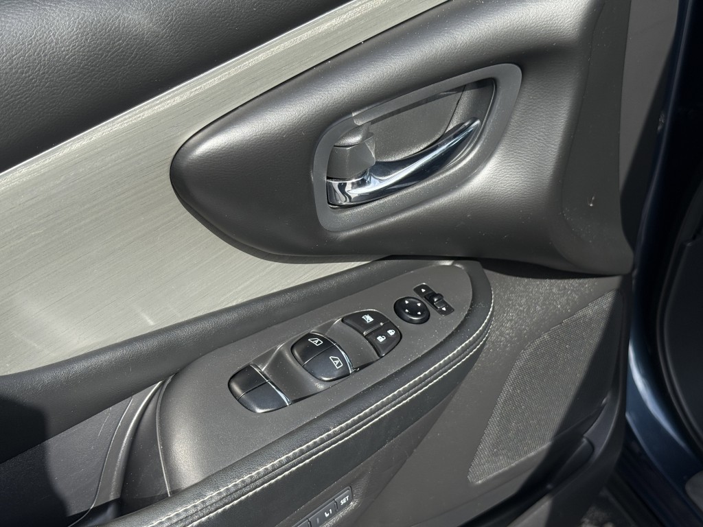 2017 Nissan Murano Image 24