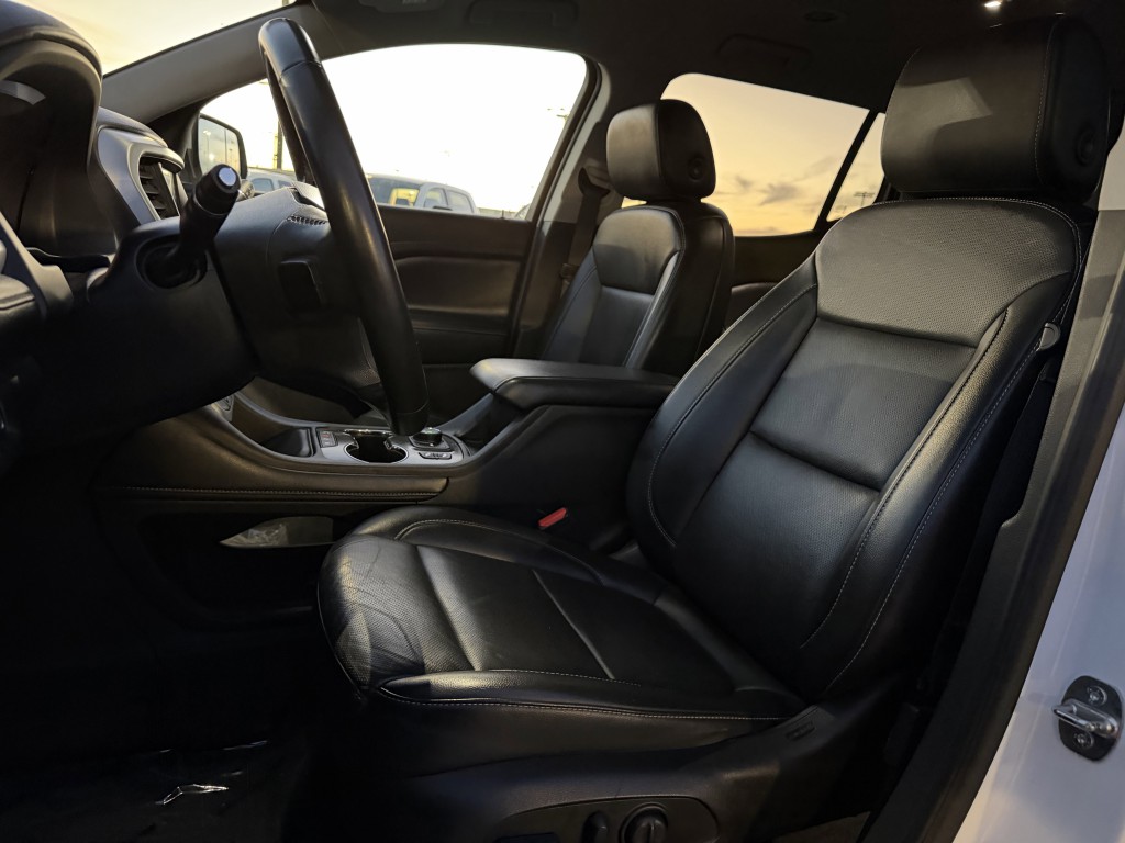 2023 GMC Acadia Image 24