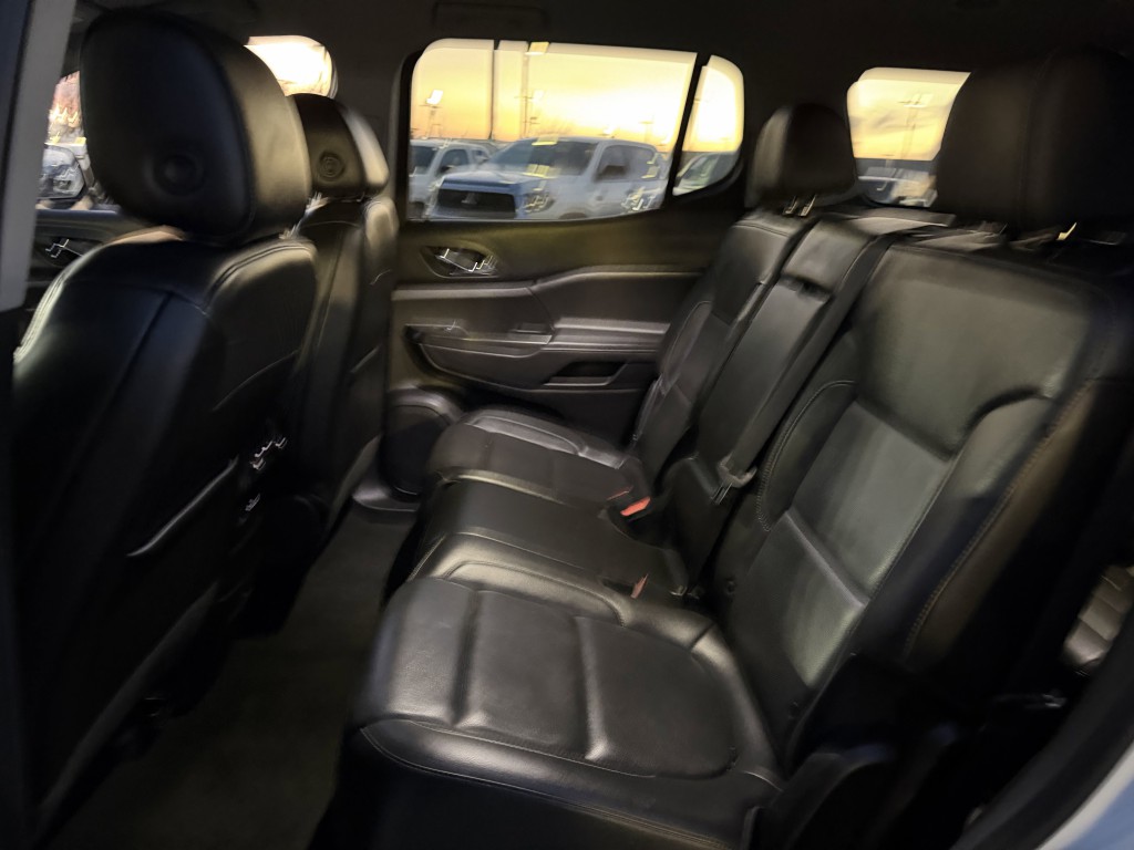 2023 GMC Acadia Image 28