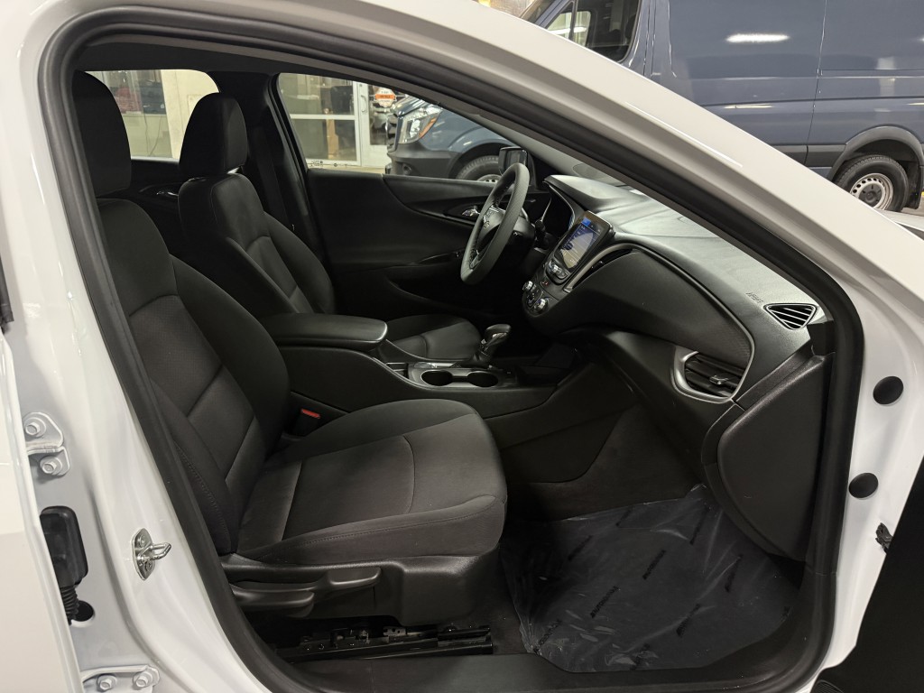 2022 Chevrolet Malibu Image 25