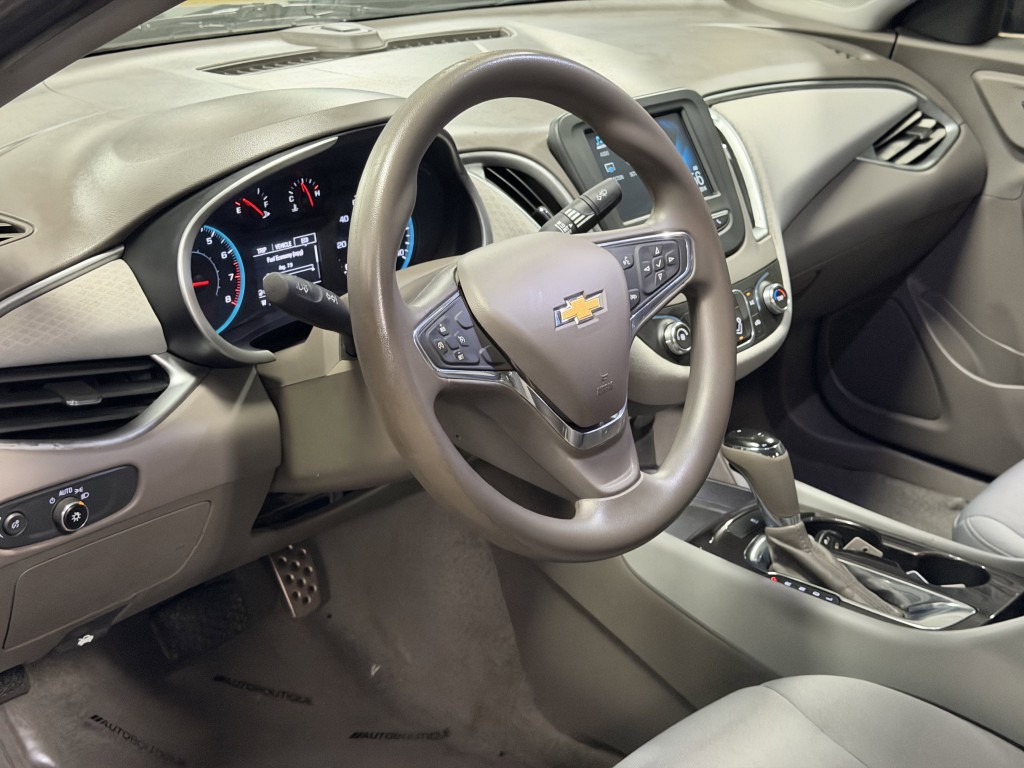 2016 Chevrolet Malibu Image 11