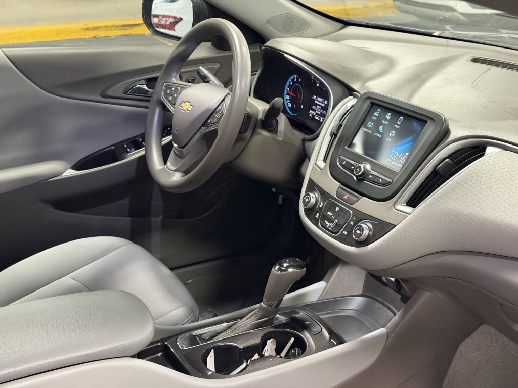 2016 Chevrolet Malibu Image 12