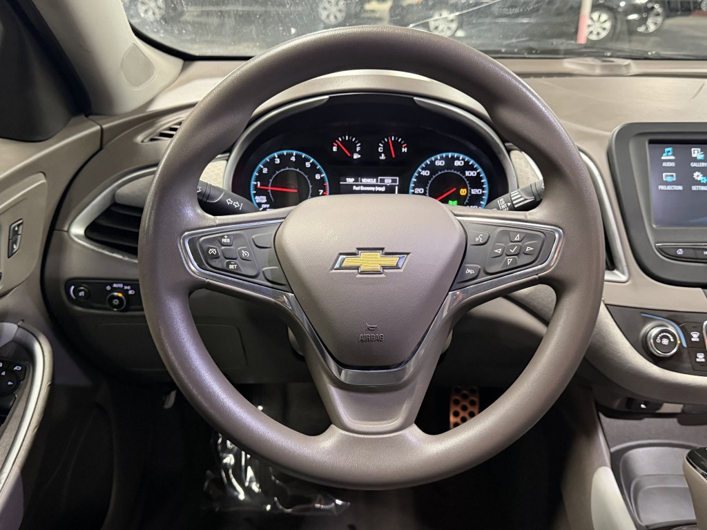 2016 Chevrolet Malibu Image 14