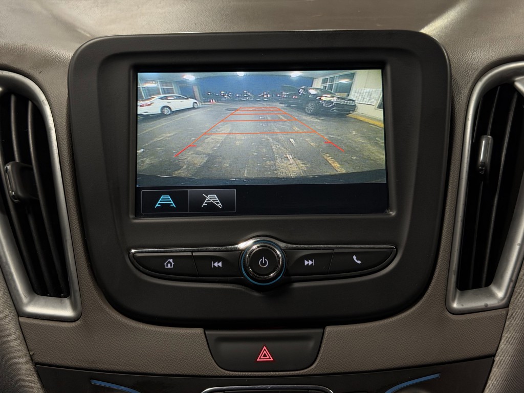 2016 Chevrolet Malibu Image 17