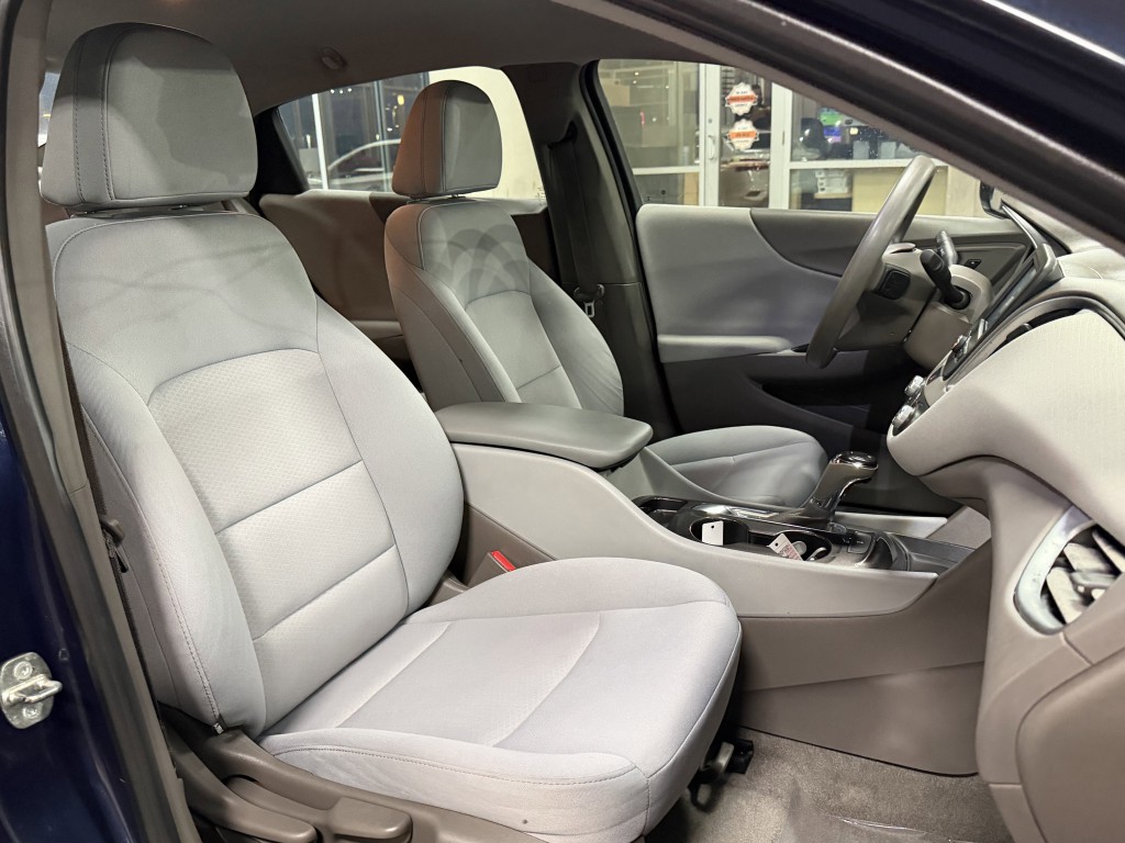 2016 Chevrolet Malibu Image 21