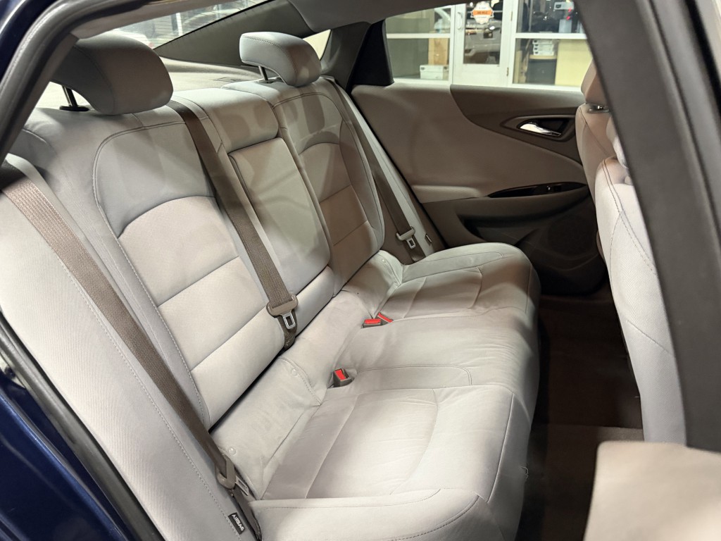 2016 Chevrolet Malibu Image 22