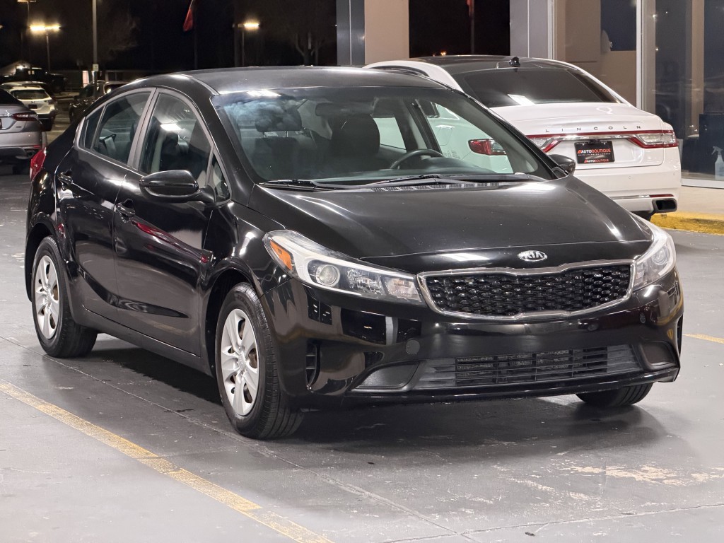 2017 Kia Forte Image 3