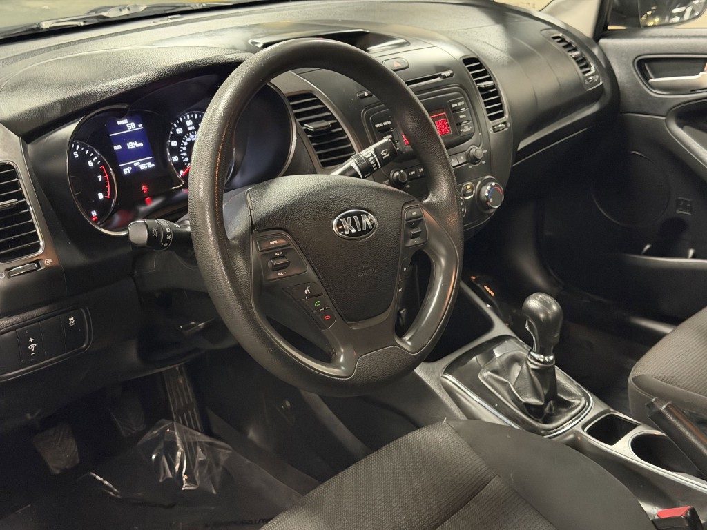 2017 Kia Forte Image 12