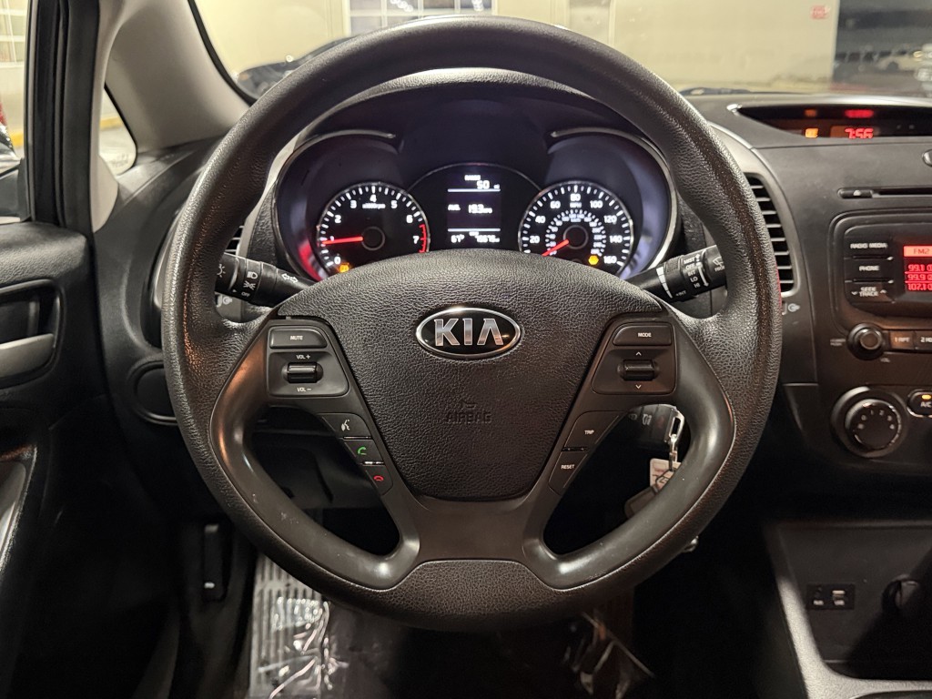 2017 Kia Forte Image 14