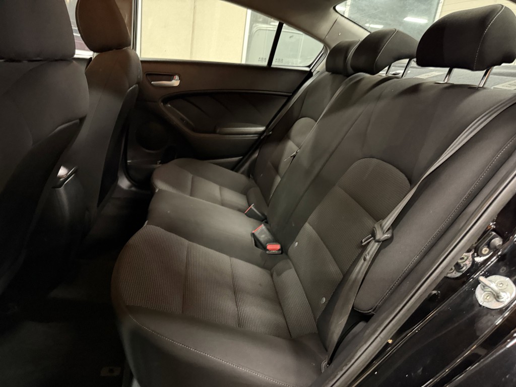 2017 Kia Forte Image 22