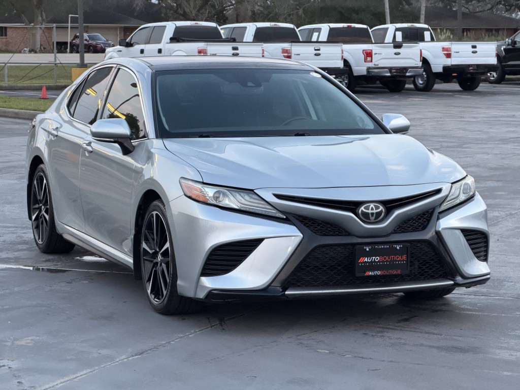 2019 Toyota Camry Image 3