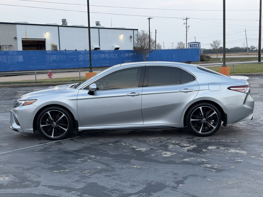 2019 Toyota Camry Image 10