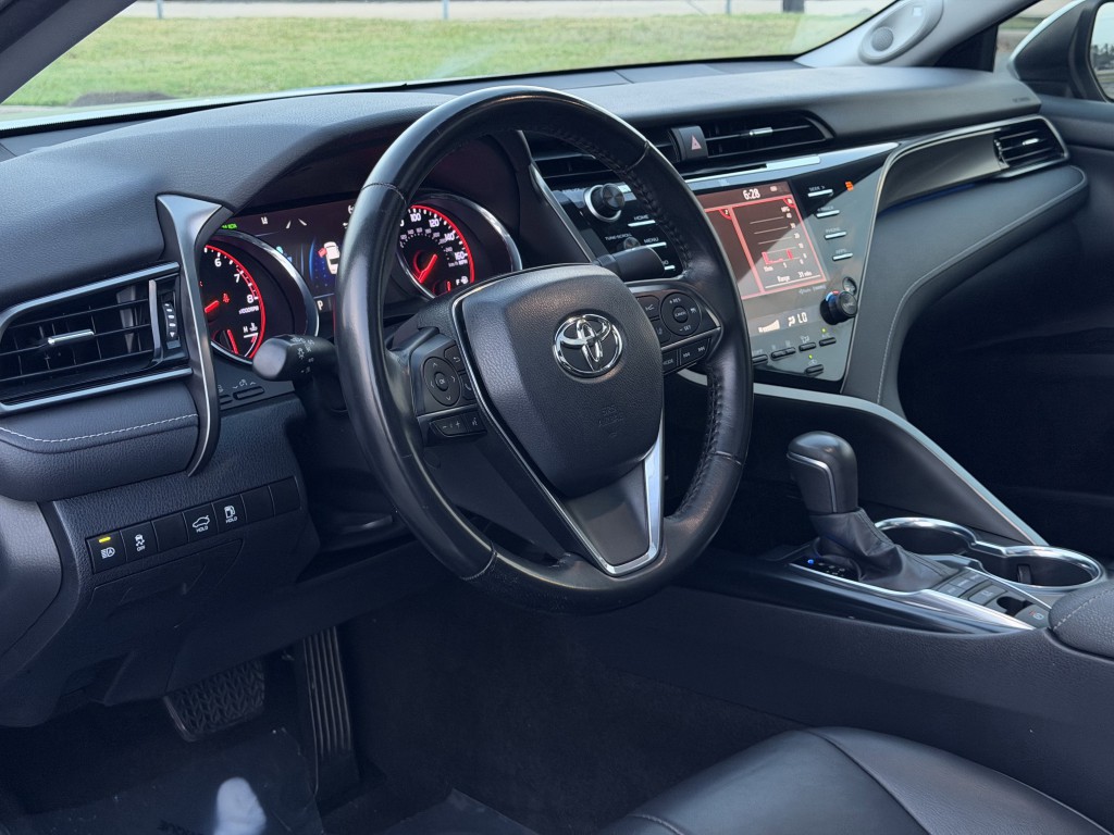 2019 Toyota Camry Image 12