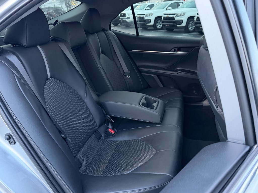 2019 Toyota Camry Image 26