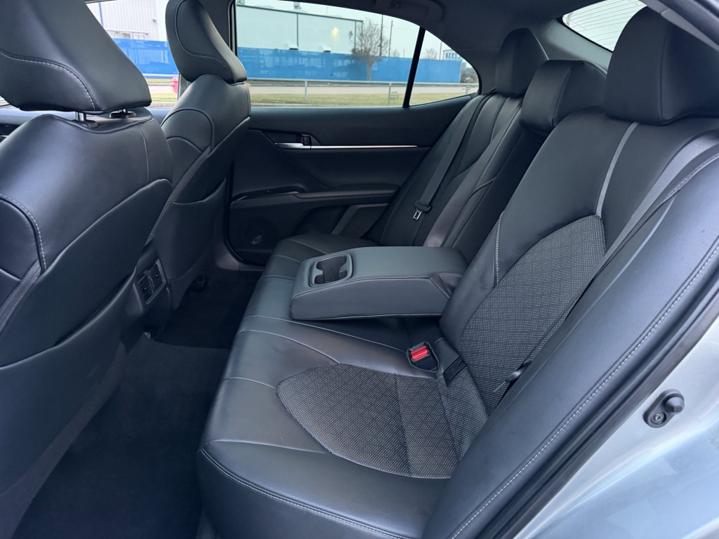 2019 Toyota Camry Image 27