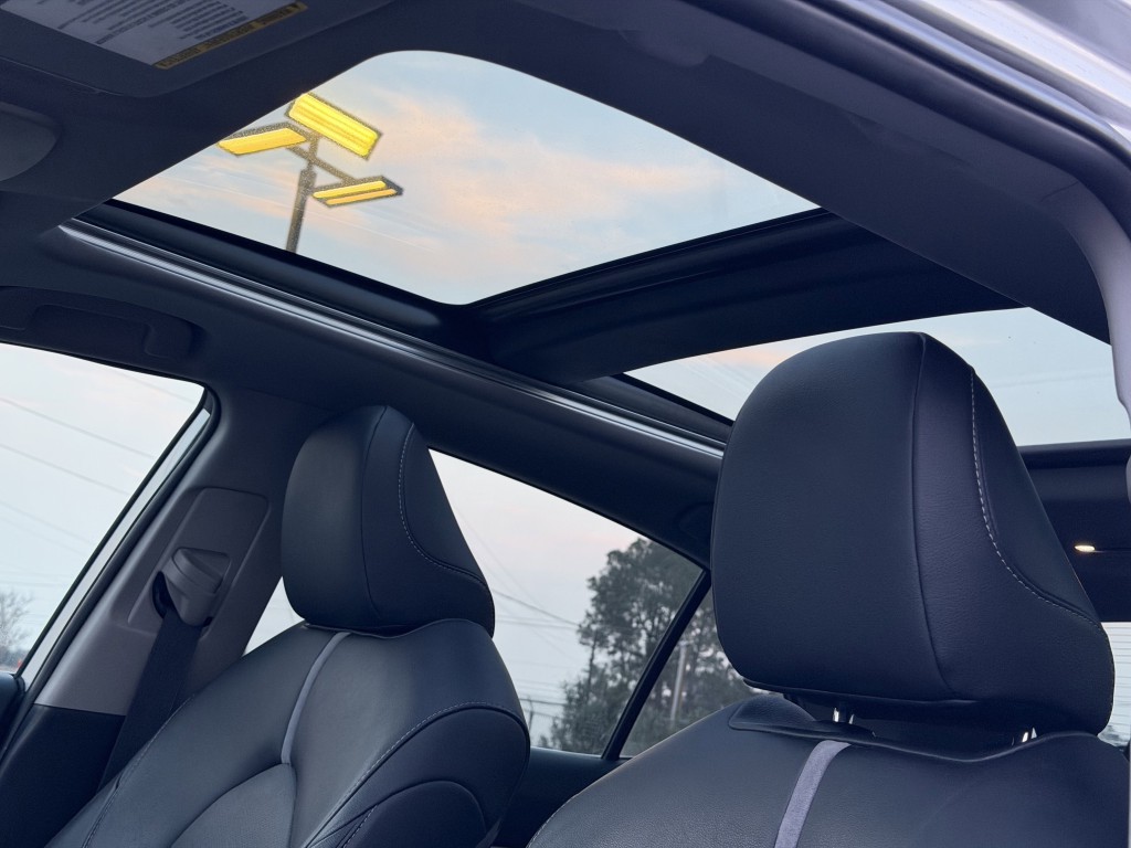 2019 Toyota Camry Image 28