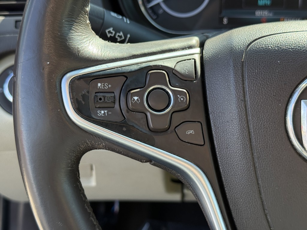 2016 Buick Regal Image 16