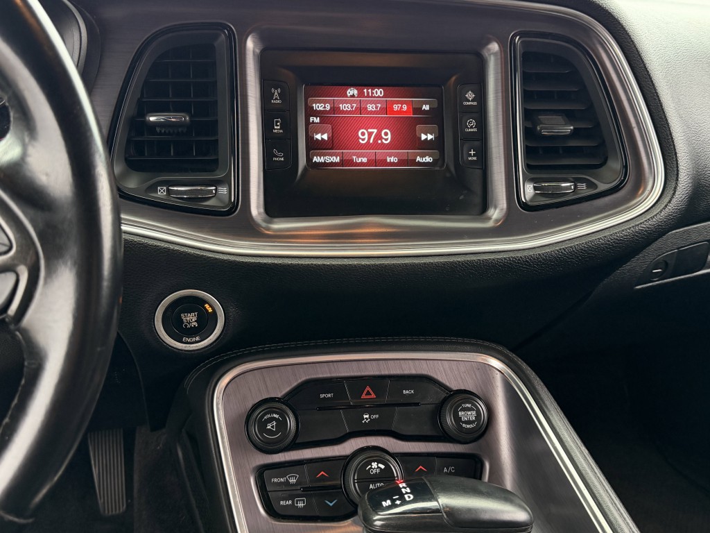 2016 Dodge Challenger Image 16