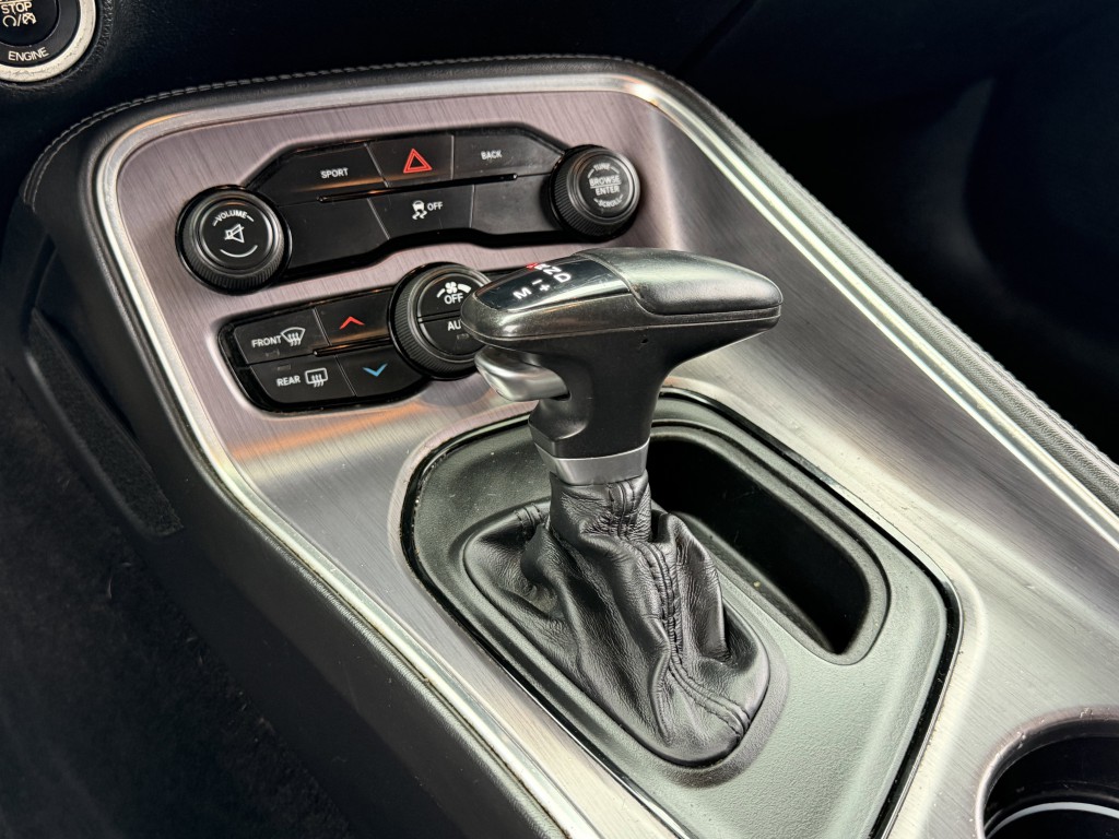 2016 Dodge Challenger Image 17