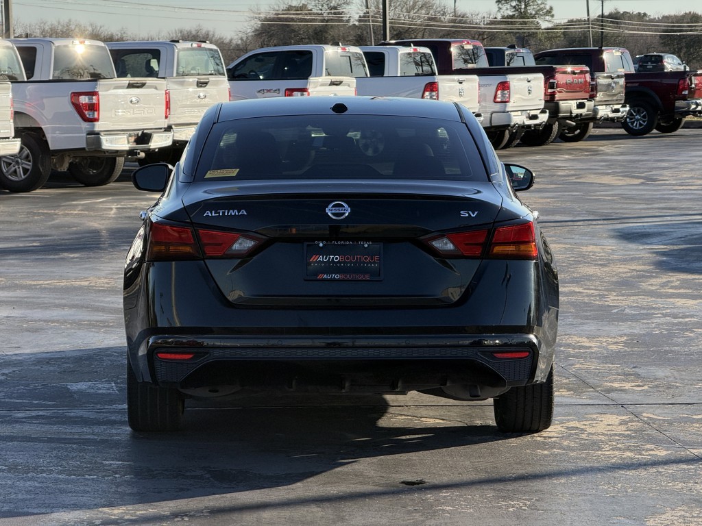 2021 Nissan Altima Image 10