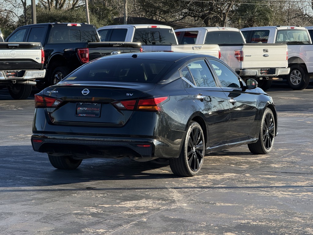 2021 Nissan Altima Image 12