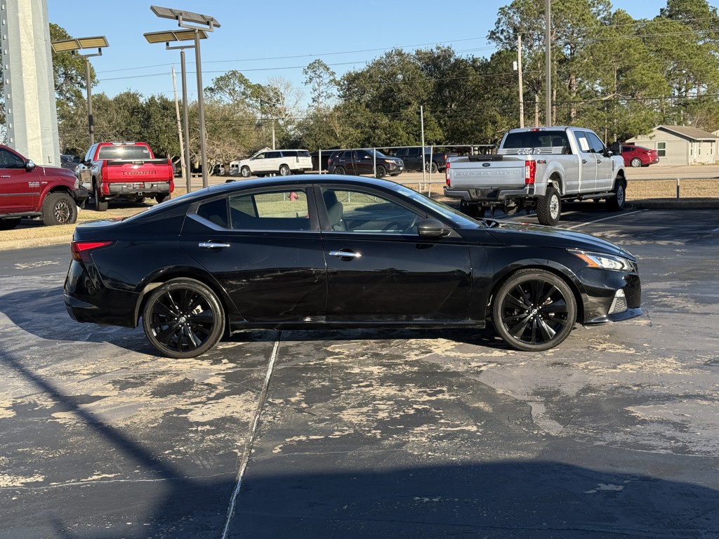 2021 Nissan Altima Image 14
