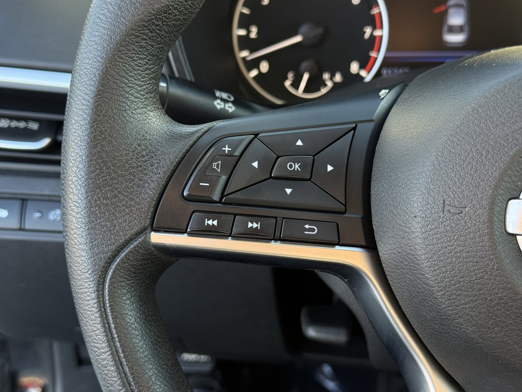 2021 Nissan Altima Image 19