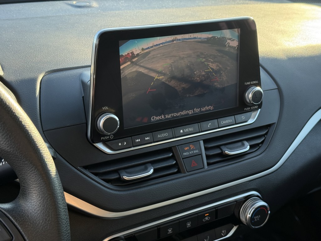 2021 Nissan Altima Image 24