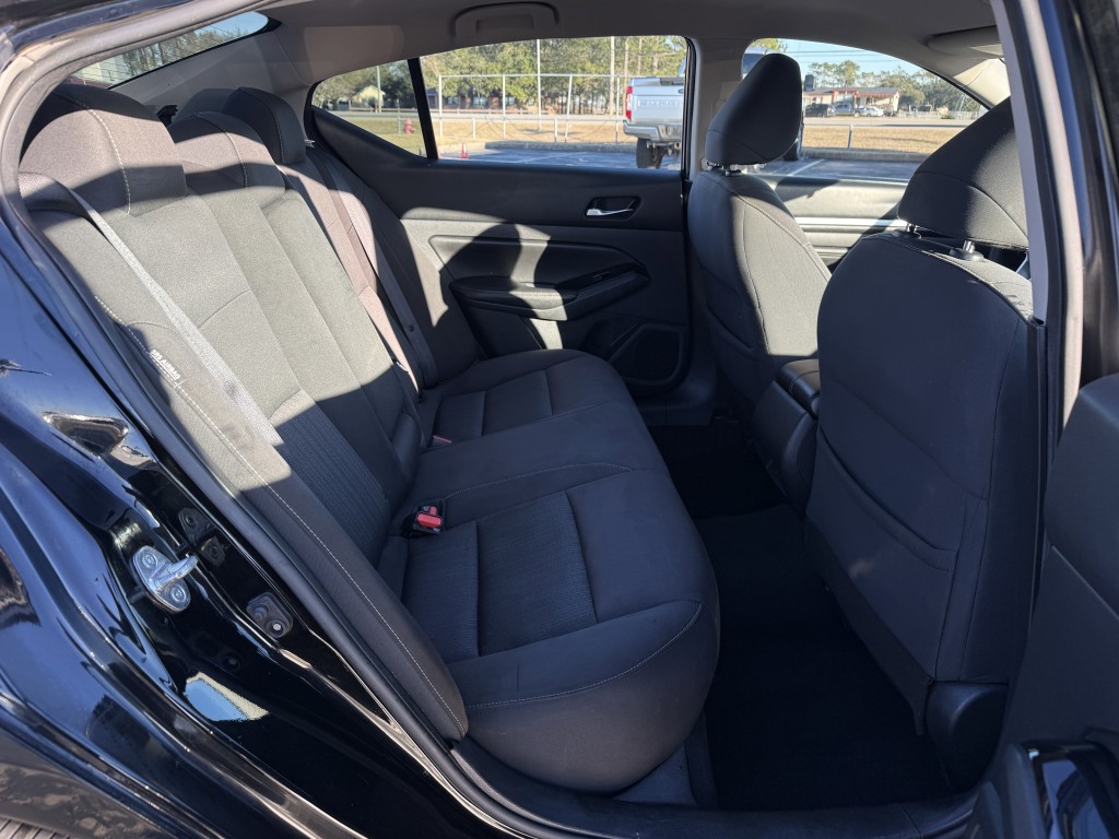 2021 Nissan Altima Image 32