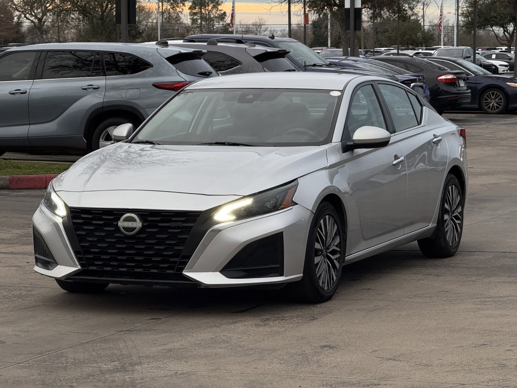 2023 Nissan Altima Image 5