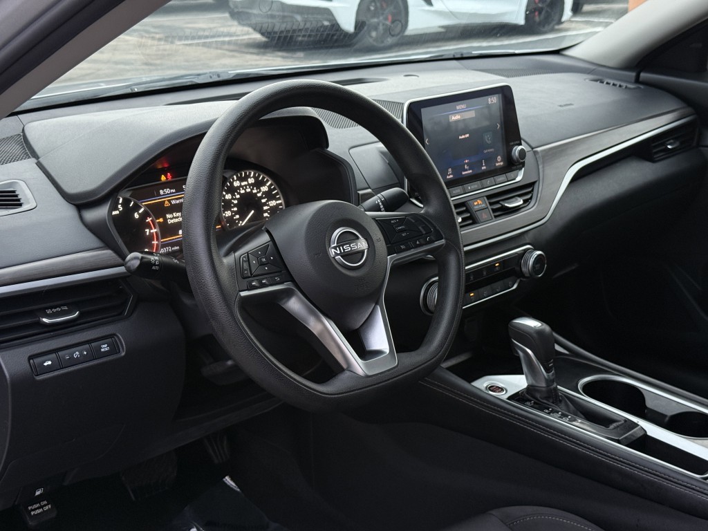 2023 Nissan Altima Image 12