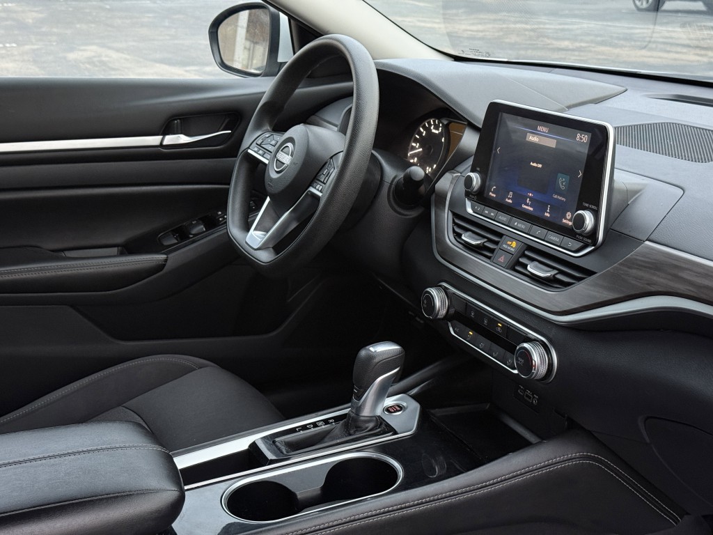 2023 Nissan Altima Image 13